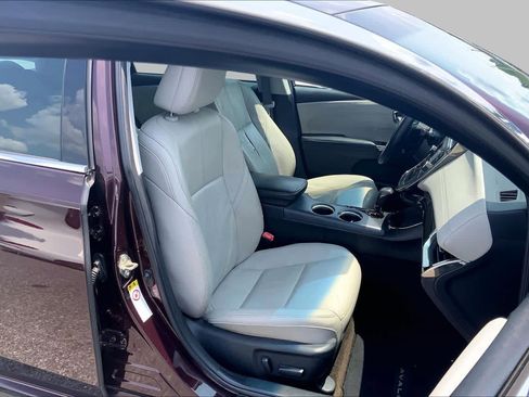 Used 2013 Toyota Avalon XLE FWD image 8