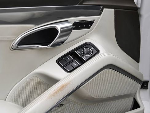 Used 2014 Porsche 911 Turbo AWD/4WD image 41