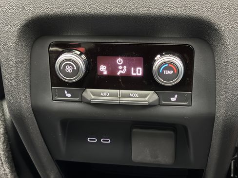 New 2026 GMC Acadia Denali w/ Super Cruise Package FWD image 9