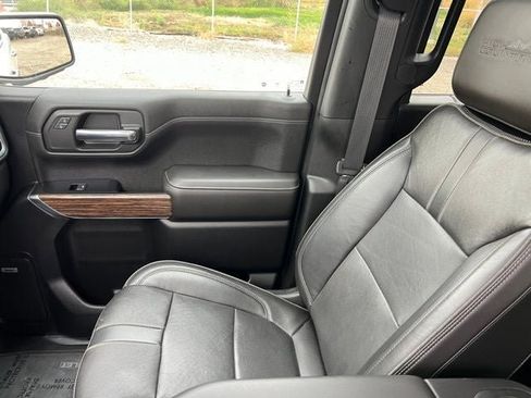 Used 2019 Chevrolet Silverado 1500 High Country w/ Technology Package image 15