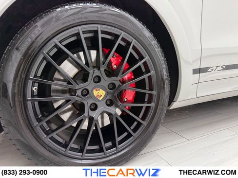 Used 2023 Porsche Cayenne GTS image 11