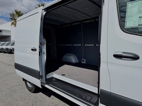 New 2026 Mercedes-Benz Sprinter 2500 image 14