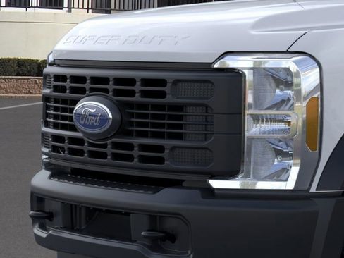 New 2025 Ford F550 4x4 Regular Cab Super Duty image 17