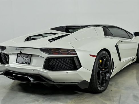 Used 2014 Lamborghini Aventador LP 700-4 AWD/4WD image 2