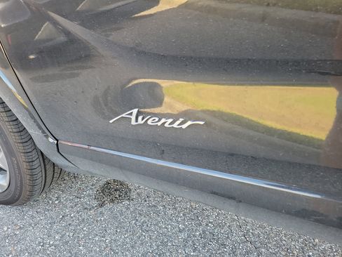 Used 2025 Buick Encore GX Avenir w/ Avenir Technology Package image 29