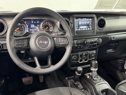 Used 2023 Jeep Gladiator Willys image 37