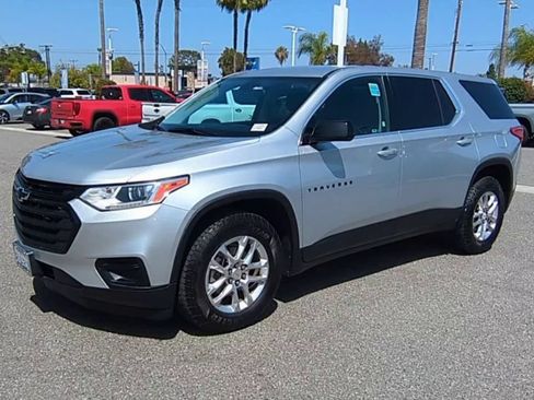 Used 2019 Chevrolet Traverse LS w/ LPO, Blackout Package FWD image 4