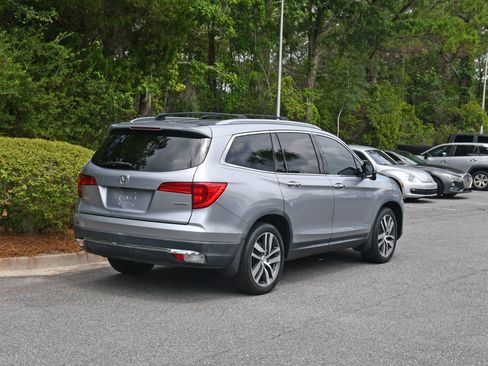 Used 2017 Honda Pilot Touring image 4
