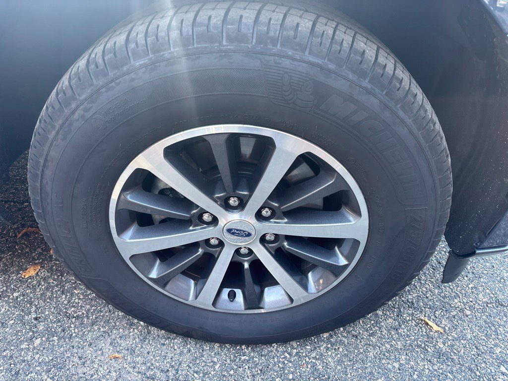 Used 2019 Ford Expedition XLT AWD/4WD image 5
