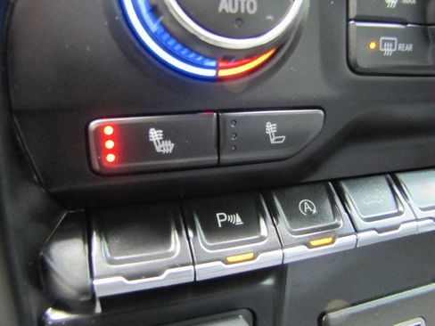 Used 2021 Chevrolet Silverado 1500 LT Trail Boss w/ LT Trail Boss Premium Package image 40