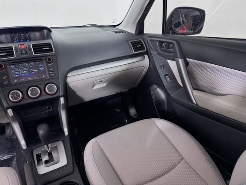 Used 2017 Subaru Forester 2.5i w/ Alloy Wheel Package image 23