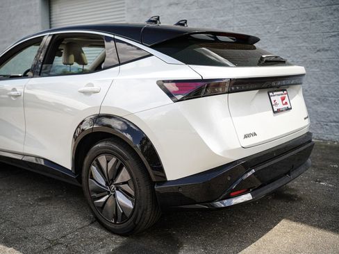 Used 2023 Nissan Ariya FWD image 12