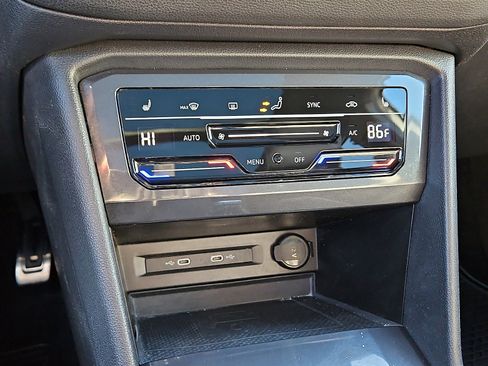 Certified 2022 Volkswagen Tiguan SE R-Line image 16