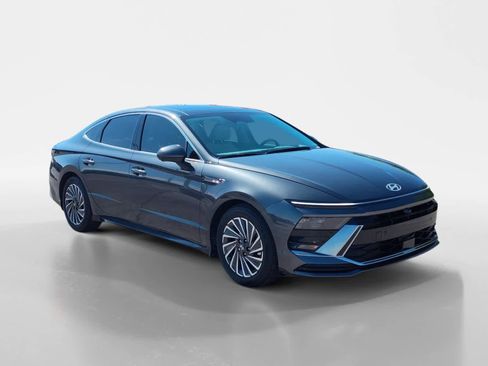 New 2025 Hyundai Sonata Limited image 7