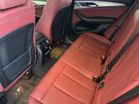 Used 2024 BMW X4 xDrive30i w/ Premium Package AWD/4WD image 11