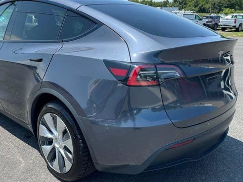 Used 2021 Tesla Model Y Long Range AWD/4WD image 18