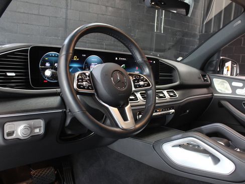 Used 2023 Mercedes-Benz GLS 450 4MATIC image 36