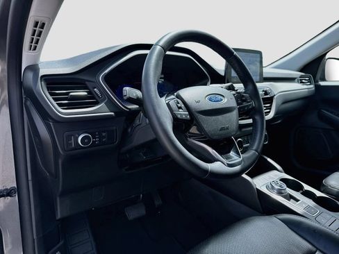 Certified 2022 Ford Escape SEL w/ Technology Package FWD image 9