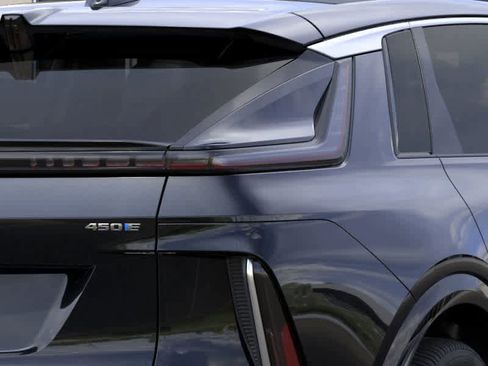 New 2025 Cadillac Lyriq Luxury image 11