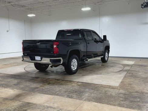 Used 2022 Chevrolet Silverado 2500 LT w/ Convenience Package image 8