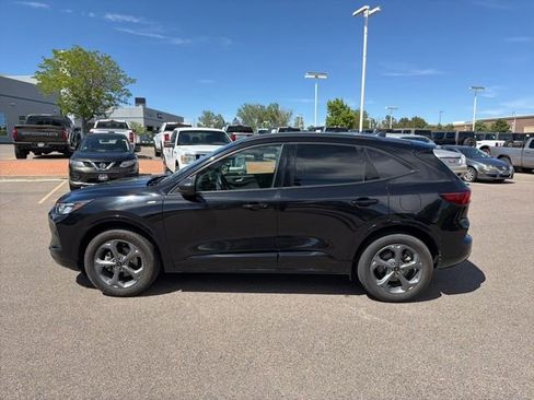 Used 2024 Ford Escape ST-Line AWD/4WD image 2