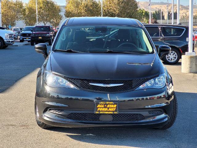 Used 2023 Chrysler Voyager LX FWD image 2