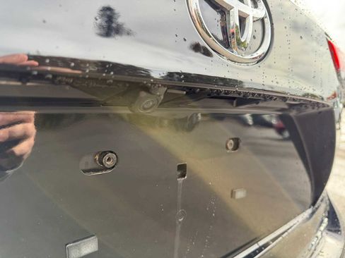 Used 2023 Toyota Highlander XLE image 26