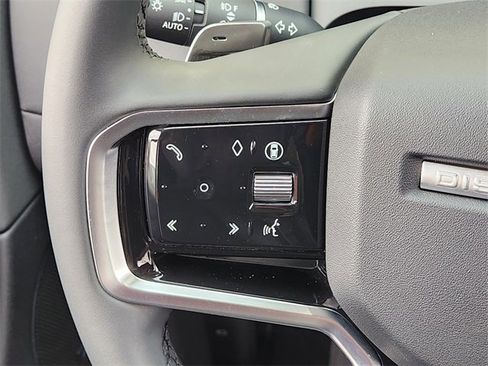 Used 2024 Land Rover Discovery Sport S image 27