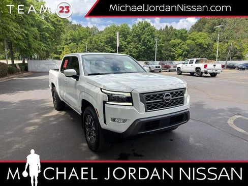 Certified 2024 Nissan Frontier SL w/ Technology Package RWD image 1