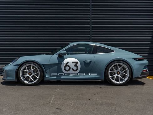 Used 2024 Porsche 911 GT3 RS RWD image 2