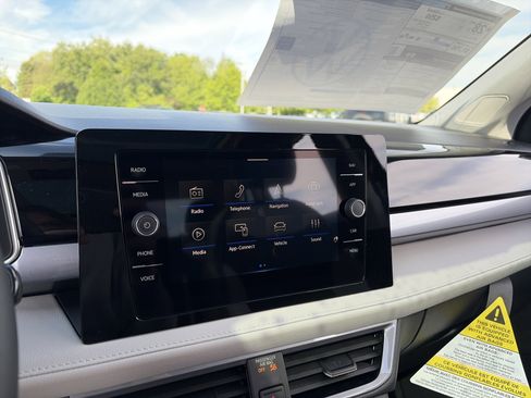 New 2026 Volkswagen Taos SEL AWD/4WD image 24