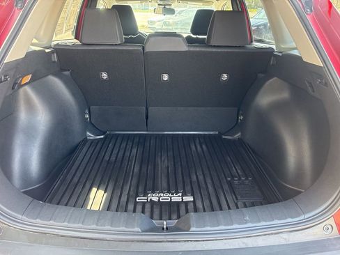 Used 2022 Toyota Corolla Cross LE image 27