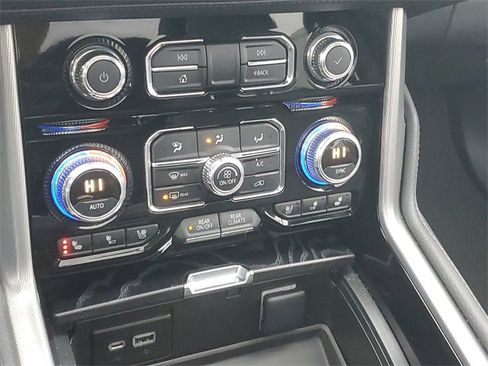 Certified 2022 GMC Yukon Denali image 30