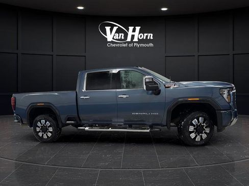 Used 2025 GMC Sierra 3500 Denali w/ Denali Reserve Package image 2
