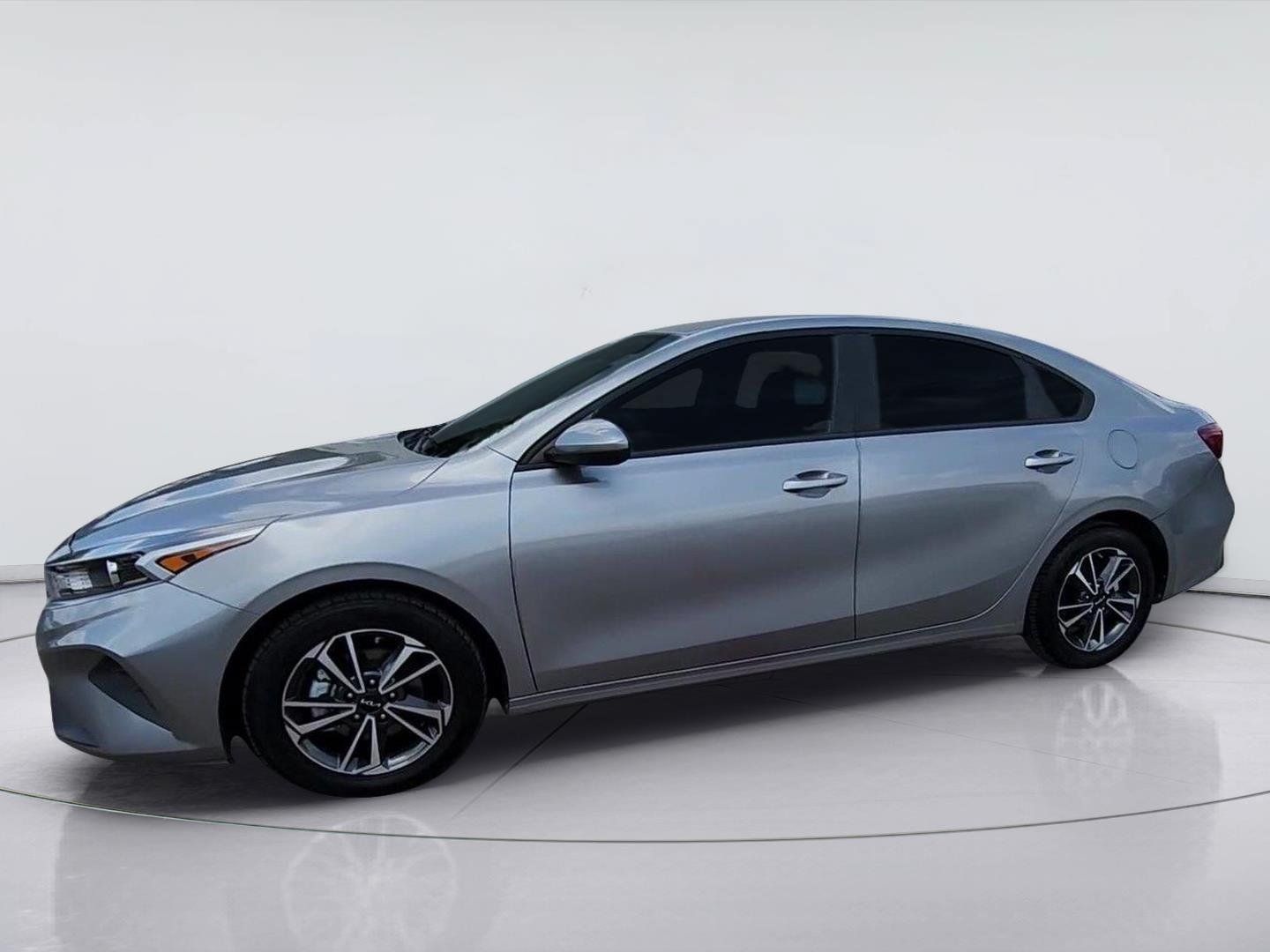 Used 2023 Kia Forte LXS FWD image 4
