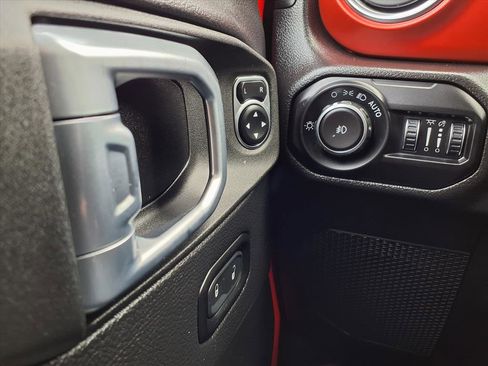 Used 2021 Jeep Wrangler Unlimited Rubicon w/ Xtreme Recon 35" Tire Package image 9