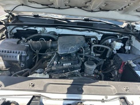 Used 2019 Toyota Tacoma SR image 11