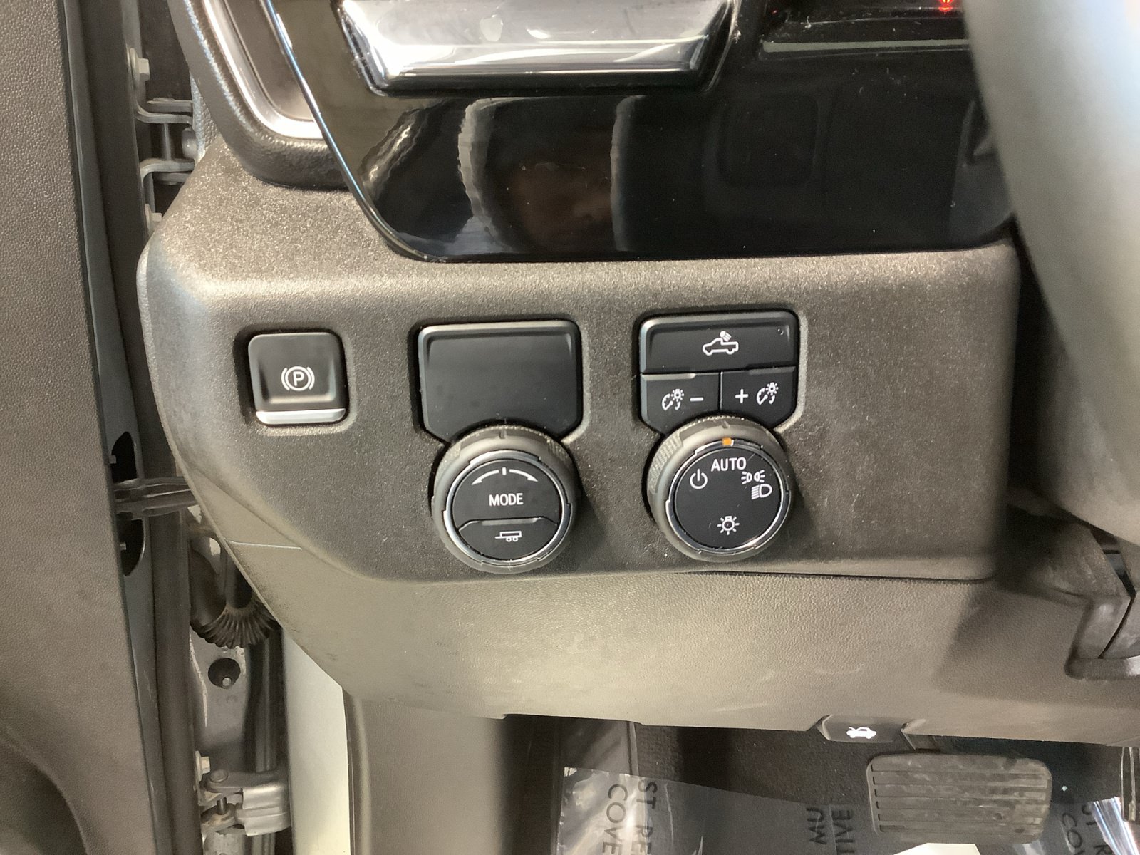 Used 2025 Chevrolet Silverado 1500 LT RWD image 19