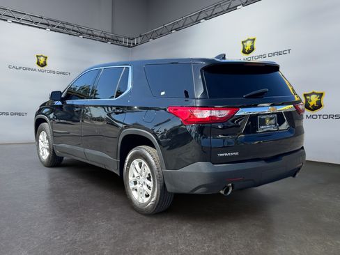 Used 2021 Chevrolet Traverse LS w/ LPO, Cargo Package FWD image 3