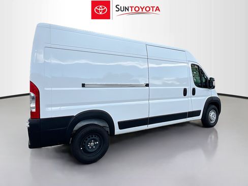 Used 2025 RAM ProMaster 2500 w/ Convenience Group FWD image 4