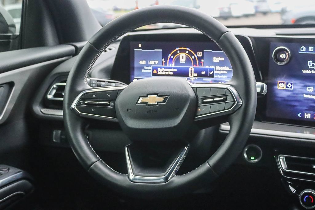 Used 2026 Chevrolet Traverse LT w/ Driver Confidence Package AWD/4WD image 14