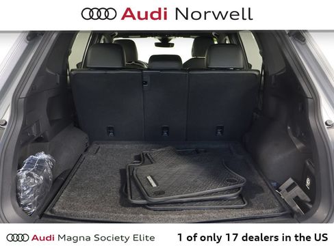 Used 2024 Volkswagen Tiguan SE R-Line AWD/4WD image 11