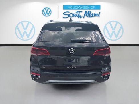 Used 2022 Volkswagen Taos SE FWD image 6