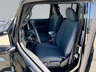 Used 2025 Jeep Wrangler Unlimited Sahara w/ Safety Group