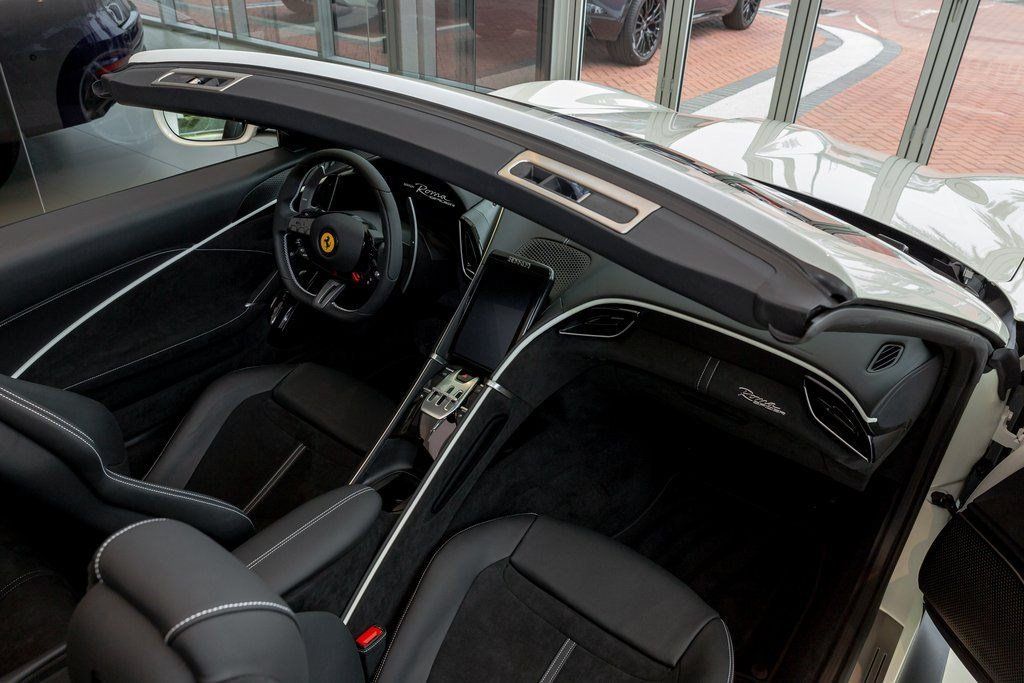 Used 2024 Ferrari Roma Spider RWD image 29