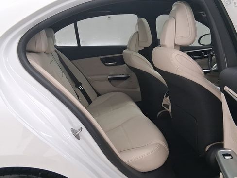 Used 2022 Mercedes-Benz C 300 4MATIC Sedan image 32