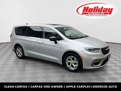 Used 2024 Chrysler Pacifica Limited