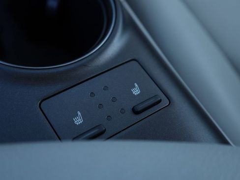 Used 2021 Toyota Camry XSE image 11