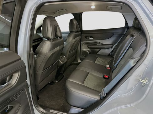 Used 2024 Nissan Ariya AWD image 29
