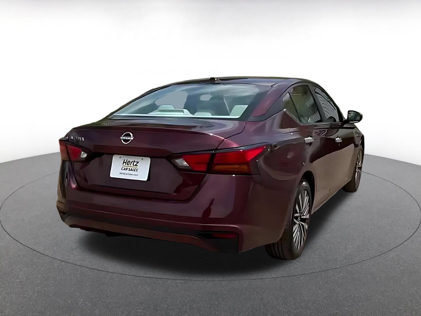 Used 2025 Nissan Altima 2.5 SV FWD image 13